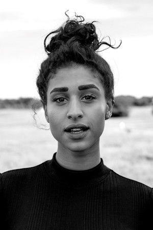 Cover image for Lola Zackow