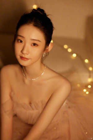 Cover image for Zhang Yifan