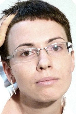 Cover image for Asya Davydova