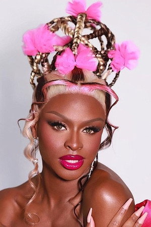 Cover image for Symone