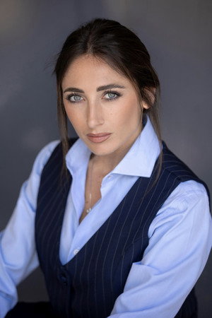 Cover image for Mery Esposito