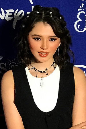 Cover image for Farah Justiniani