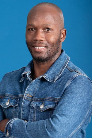 Cover image for Tuks Tad Lungu