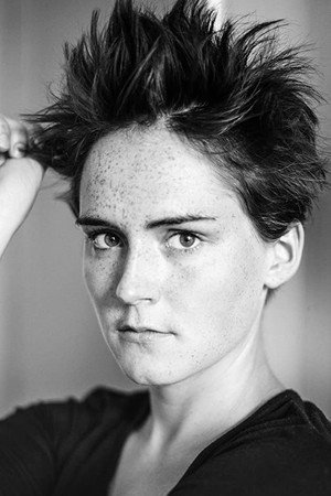 Cover image for Loulou Hanssen