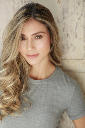 Cover image for Lina Cardona