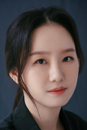 Cover image for 김아람