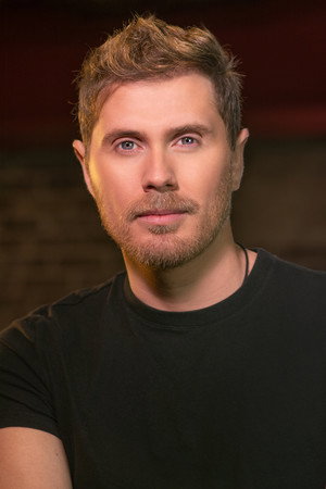 Cover image for Anthony Moore