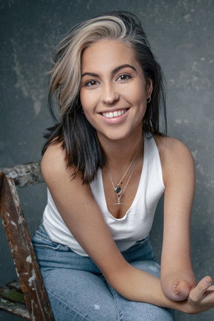 Cover image for Rhiannon Clements