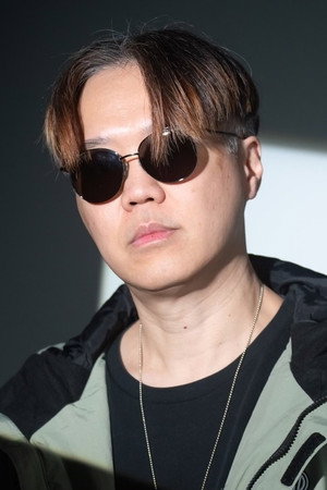 Cover image for 何鴻德