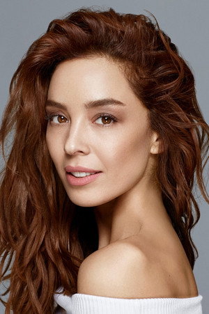 Cover image for Azra Akın
