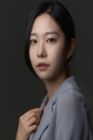 Cover image for Kim Yoon-jin