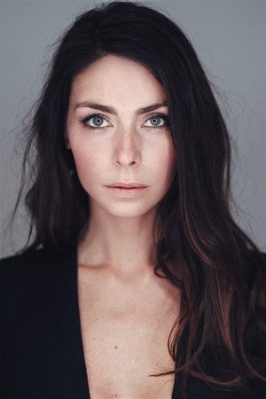 Cover image for Emilie Arthapignet