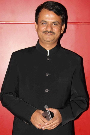 Cover image for Girish Kulkarni