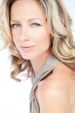 Cover image for Nahanni Johnstone