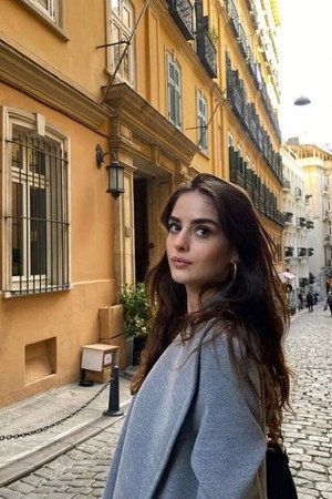 Cover image for Selen Özbayrak