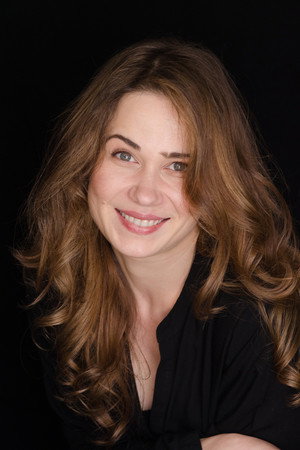 Cover image for Iulia Lumânare