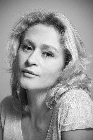 Cover image for Irina Movilă