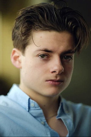 Cover image for Louis Ashbourne Serkis