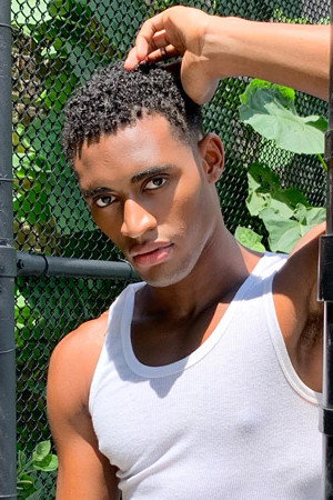 Cover image for Karaj Pettis