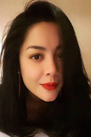 Cover image for Lulu Tobing