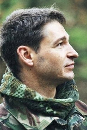 Cover image for Leslie Simpson