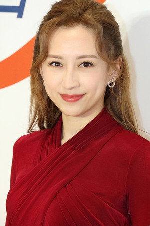 Cover image for 龔嘉欣