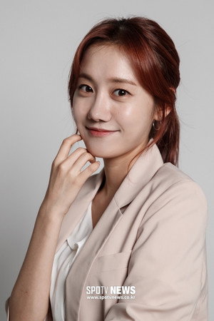 Cover image for Jung Min-ah