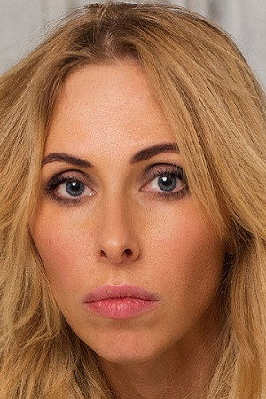 Cover image for Дарья Биневская
