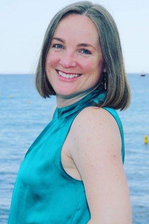 Cover image for Aleshia Mueller