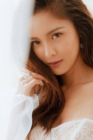 Cover image for Kim Chiu