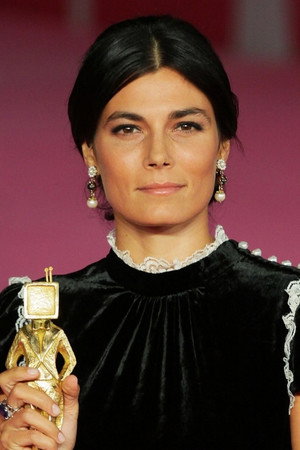 Cover image for Valeria Solarino