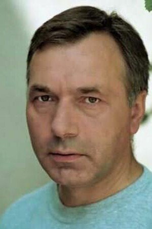 Cover image for Leon Charewicz