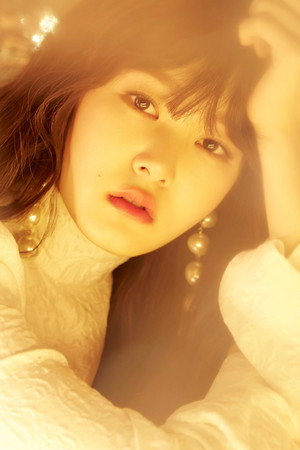 Cover image for Shin Ji-hoon