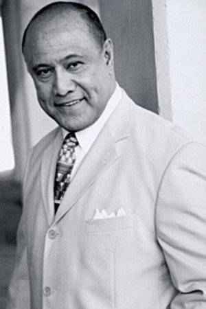 Cover image for Robert Apisa