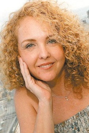 Cover image for Juliana Teixeira