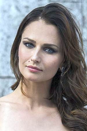 Cover image for Anna Safroncik