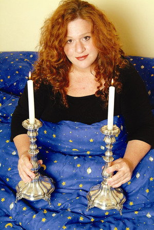 Cover image for Esti Zakheim