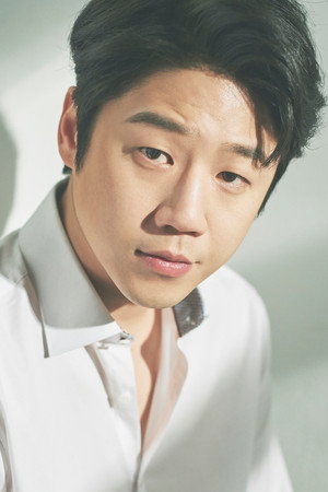 Cover image for 정준원