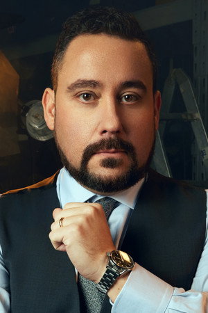 Cover image for Victor Perez