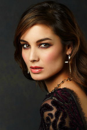 Cover image for Bérénice Marlohe