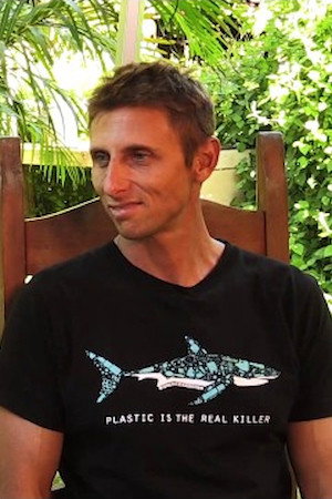 Cover image for Juan Oliphant