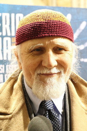 Cover image for Moni Ovadia
