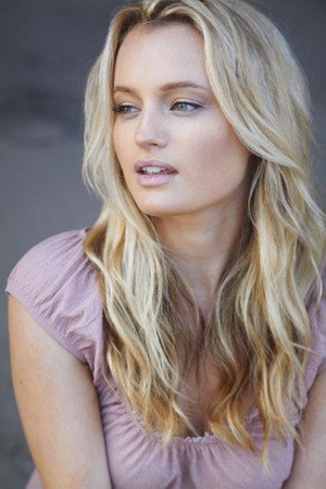 Cover image for Kelly Pantaleoni