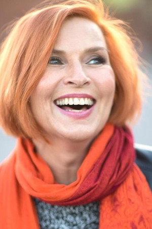 Cover image for Sari Havas