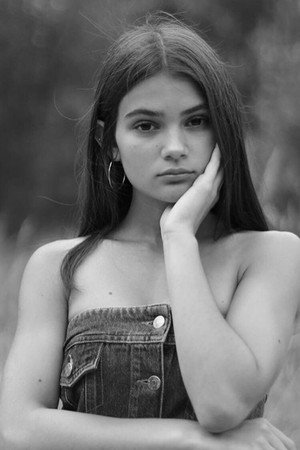 Cover image for Lara Decaro