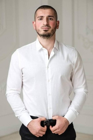 Cover image for Artur Aramyan