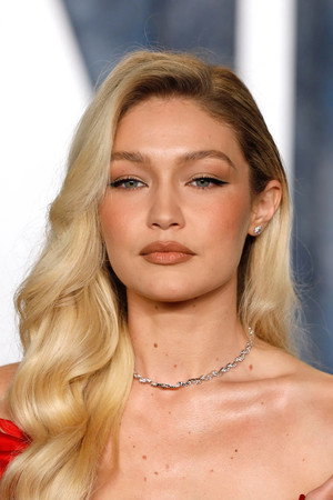 Cover image for Gigi Hadid