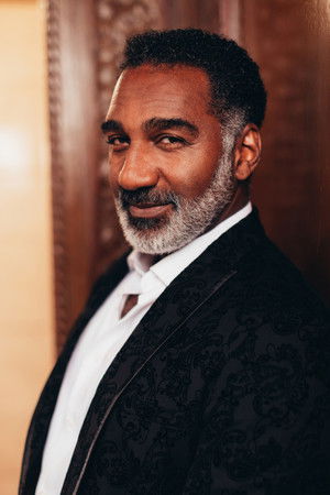 Cover image for Norm Lewis