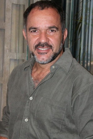 Cover image for Humberto Martins