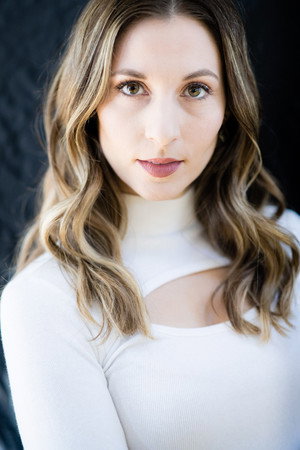 Cover image for Nikki Corinne Thomas